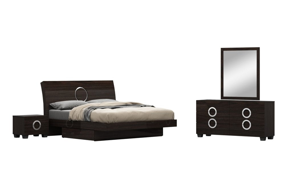 Four Piece Wood Brown Solid Wood Bedroom Set with Mirror