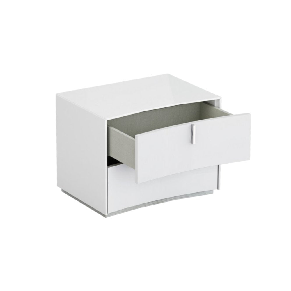 Four Piece White Solid and Manufactured Wood Bedroom Set with Mirror