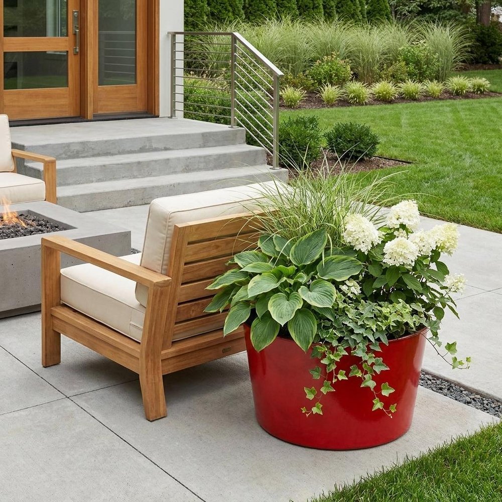 Red Recycled Plastic Indoor Outdoor Round Pot Planter - 12-inch