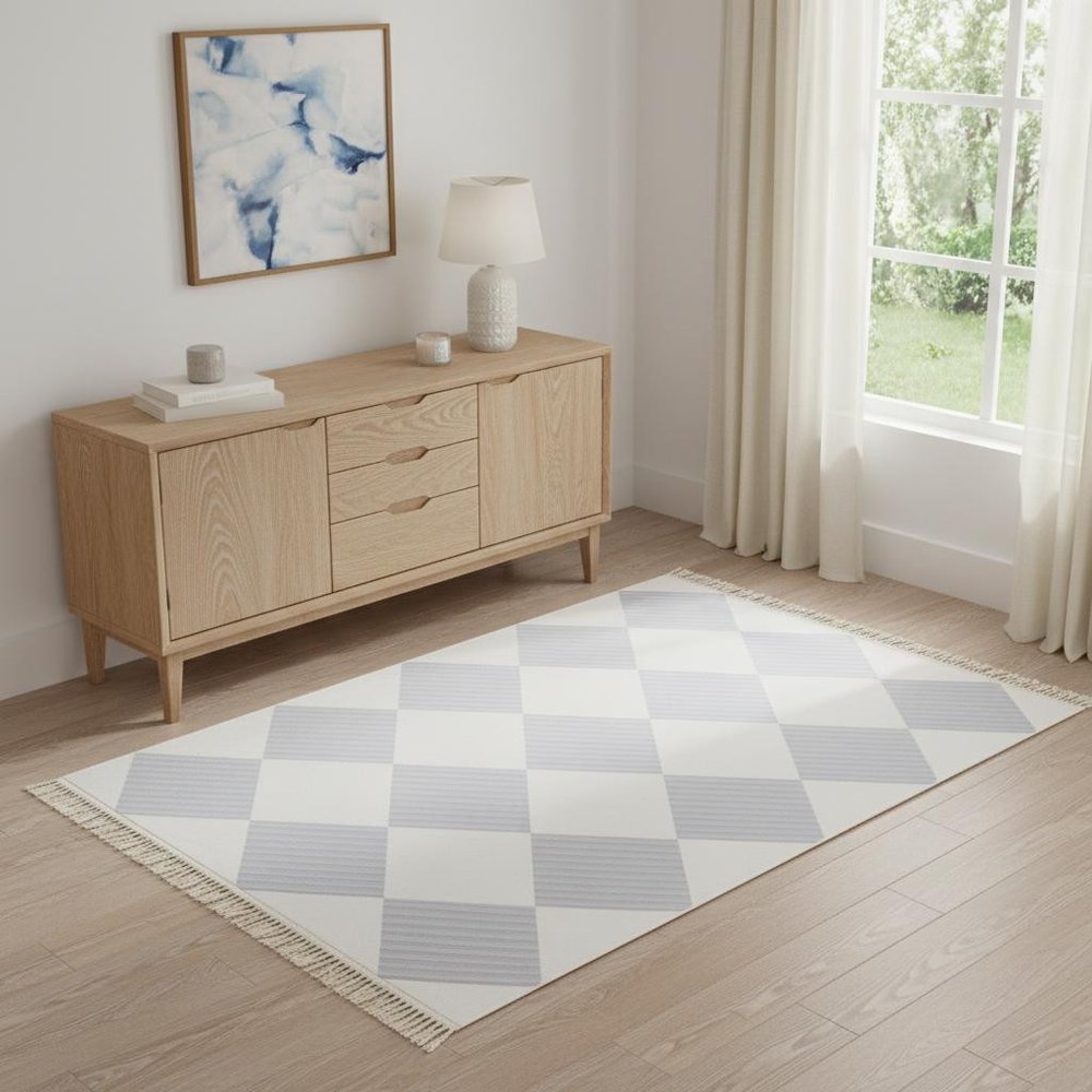 4' X 6' Lavender and Ivory Geometric Washable Area Rug with Fringe